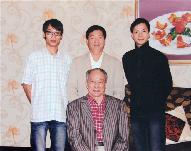 陈卓林与师傅罗家宝、师弟李江林、刘建科合影 陈卓林与师傅罗家宝、师弟李江林、刘建科合影